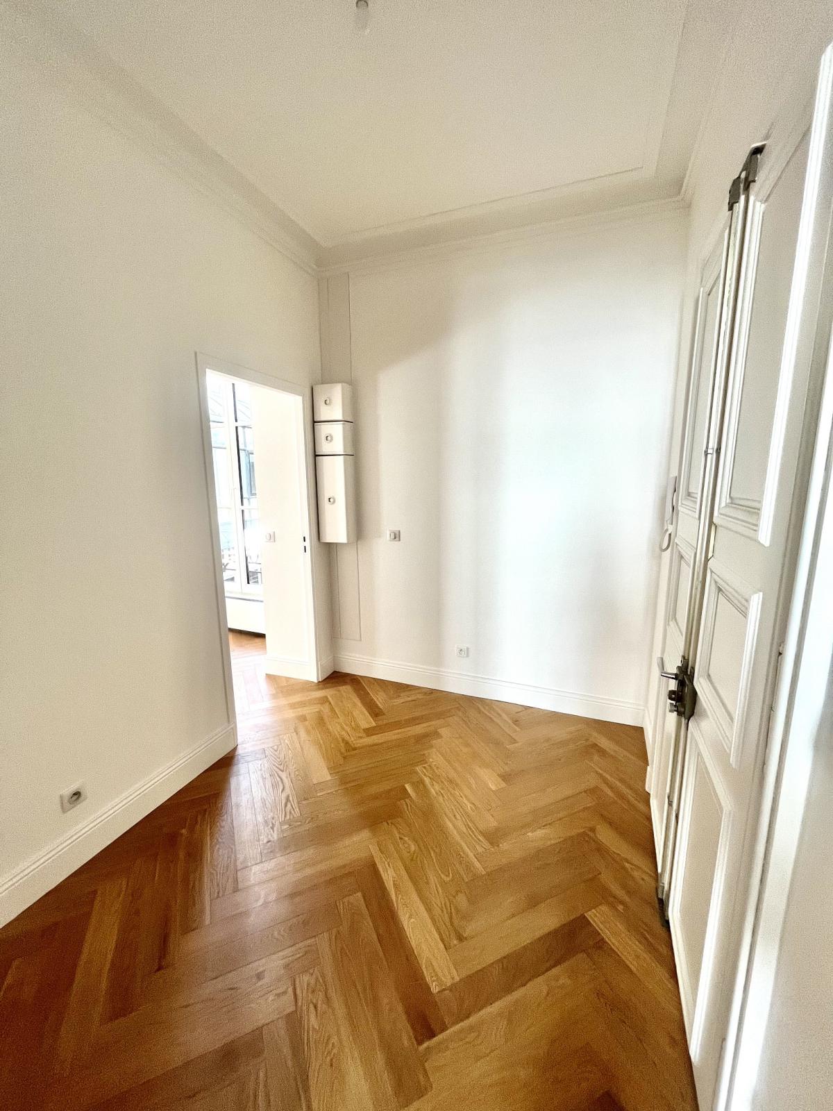 A LOUER 75007 PARIS 3P RUE DU BAC
