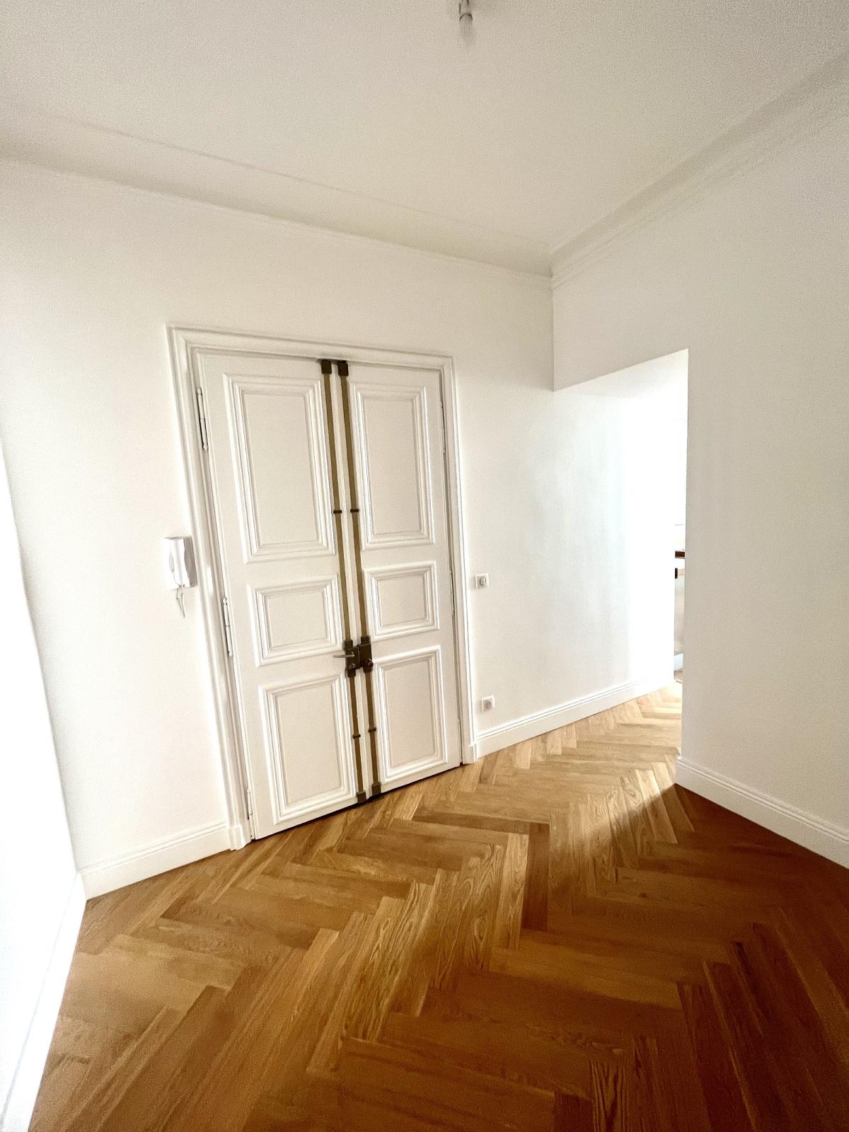 A LOUER 75007 PARIS 3P RUE DU BAC