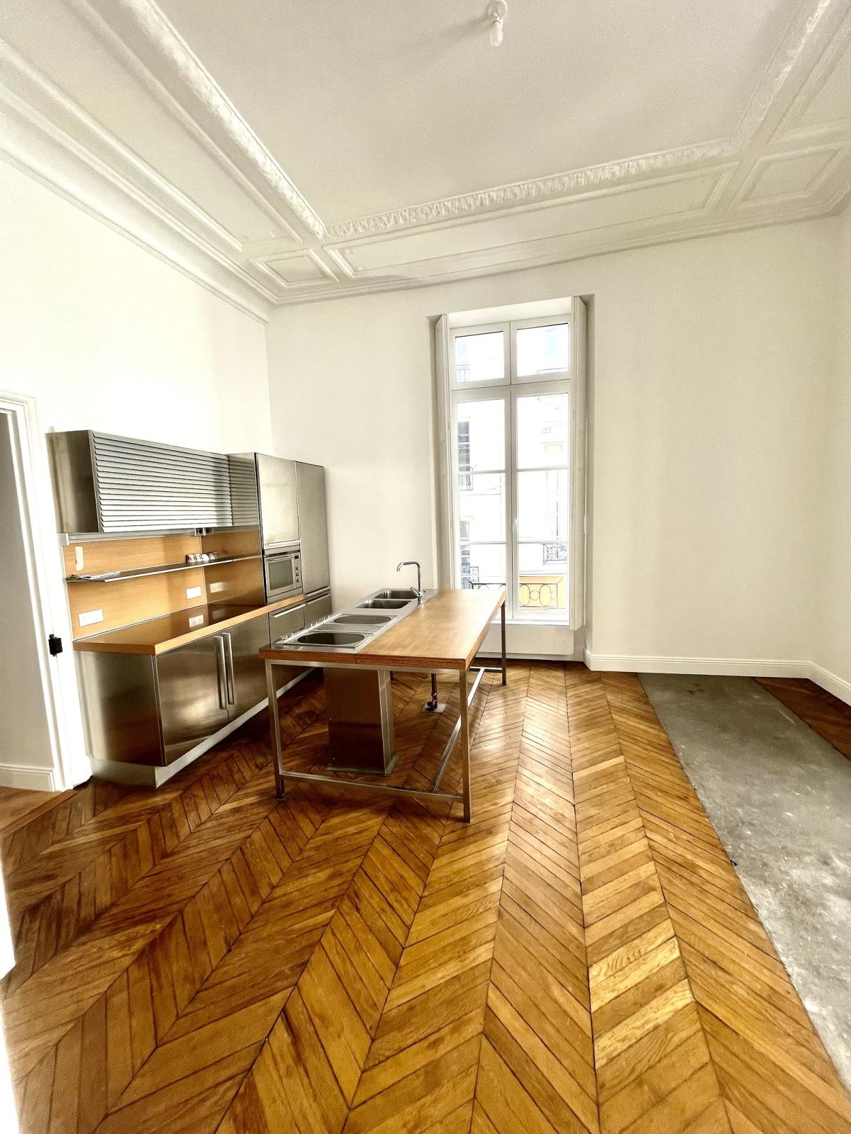 A LOUER 75007 PARIS 3P RUE DU BAC