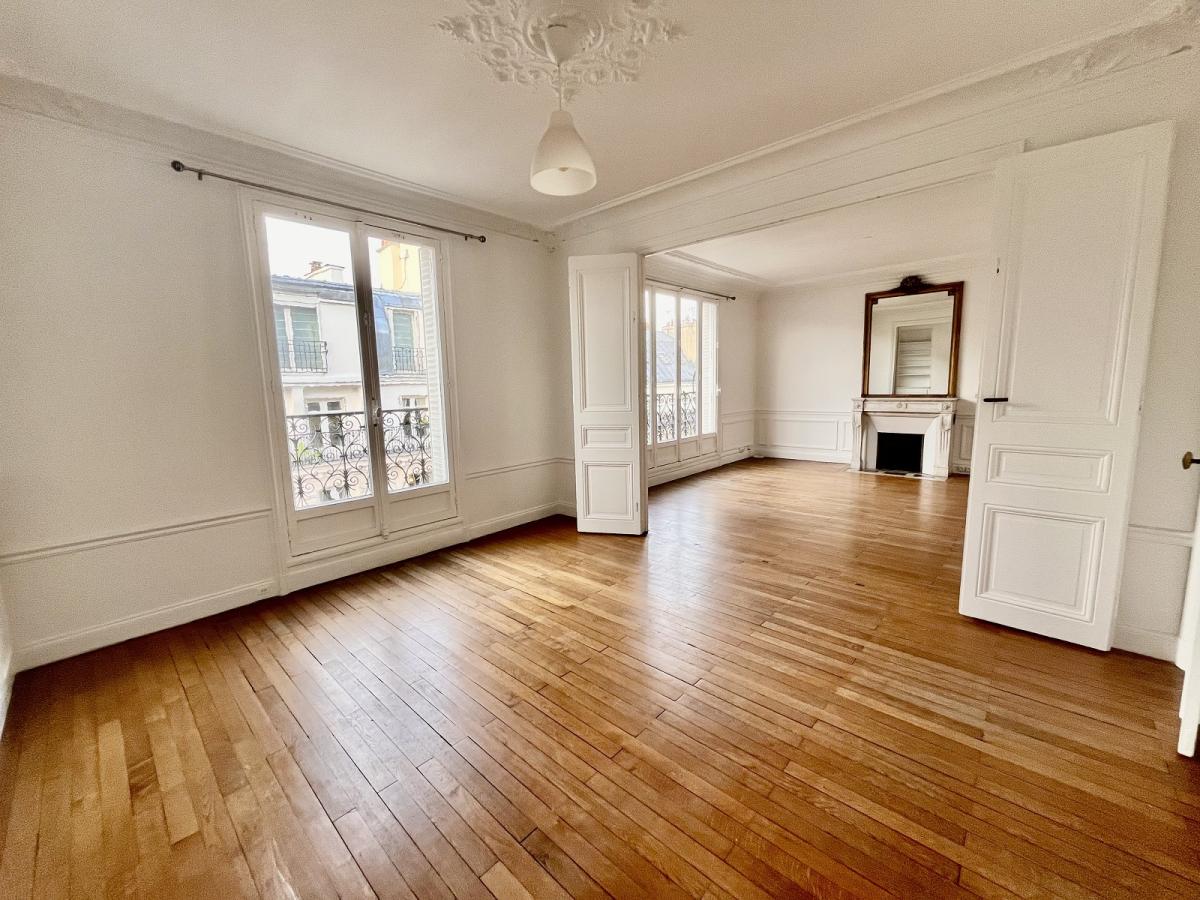 A LOUER 4/5 PIECES 105m² PARIS VIIIème 