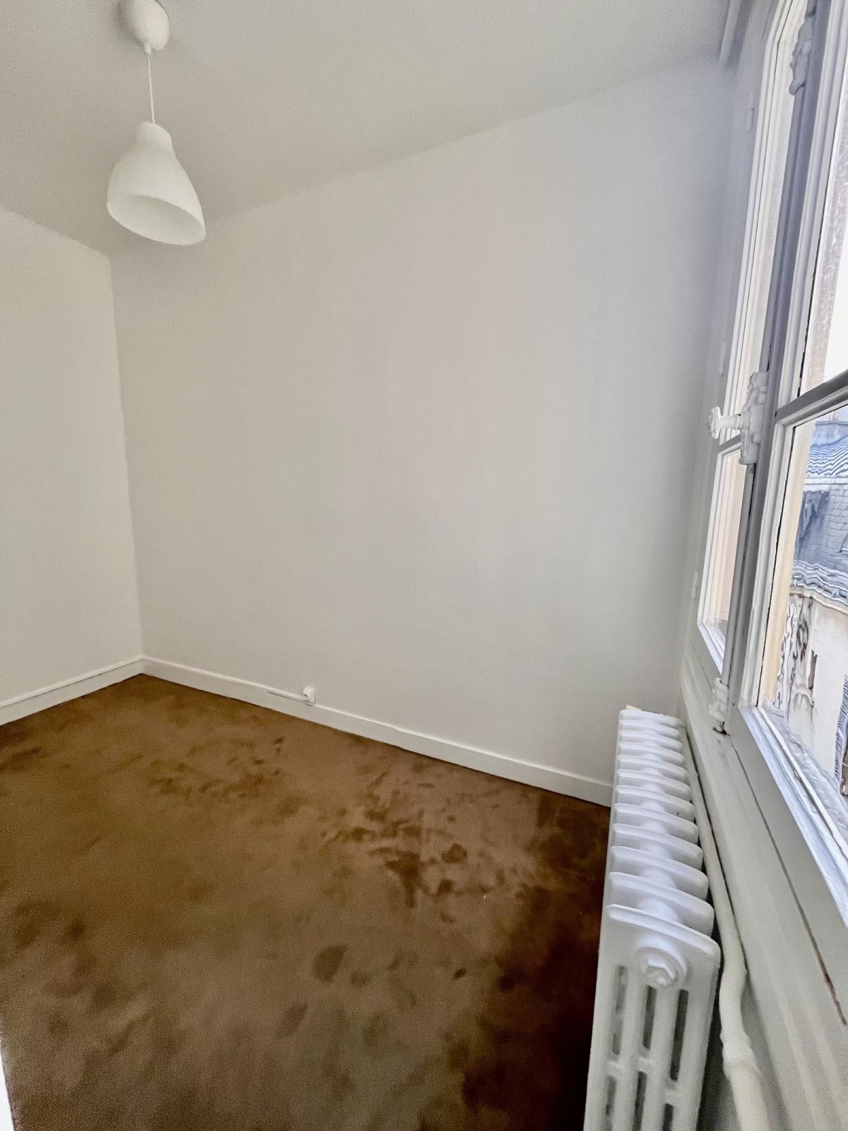 A LOUER 4/5 PIECES 105m² PARIS VIIIème 