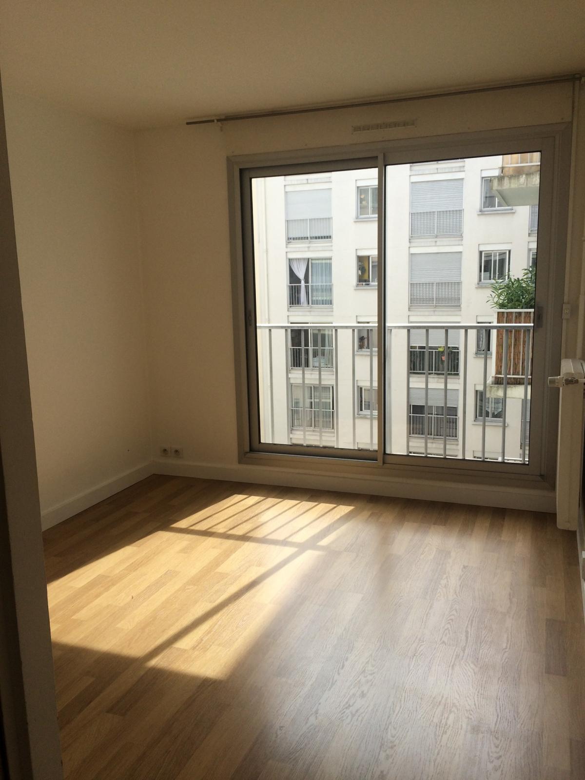A LOUER  Studio  17.55m² Paris XIIème. BEL AIR