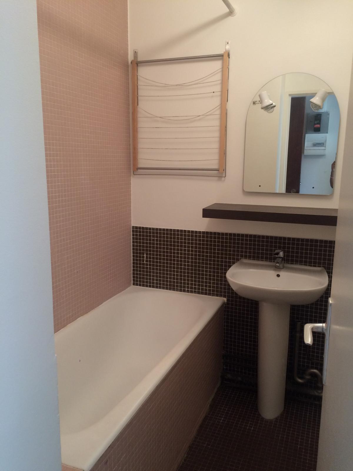 A LOUER  Studio  17.55m² Paris XIIème. BEL AIR