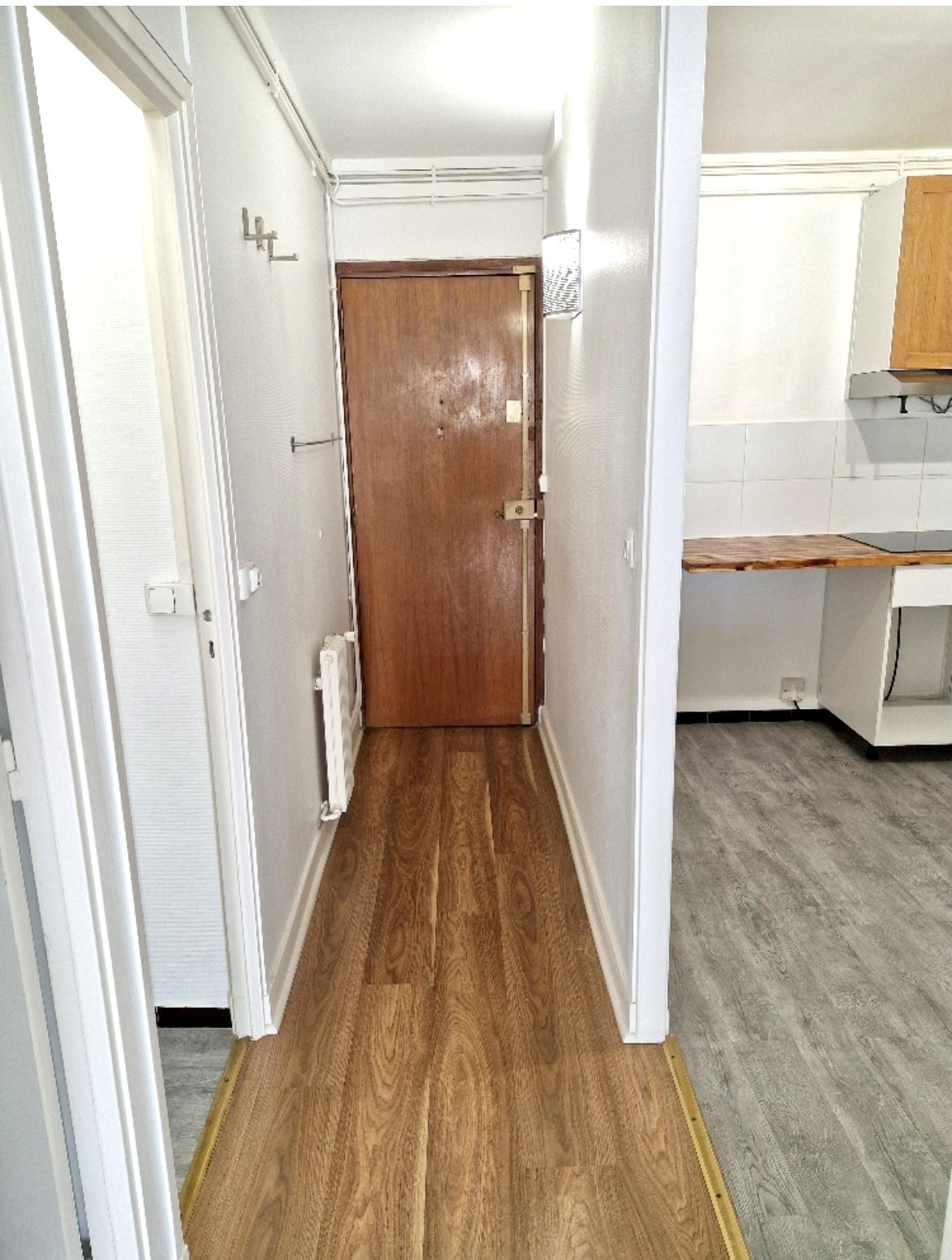 A LIUER NANTERRE 2 PIECES RENOVE 
