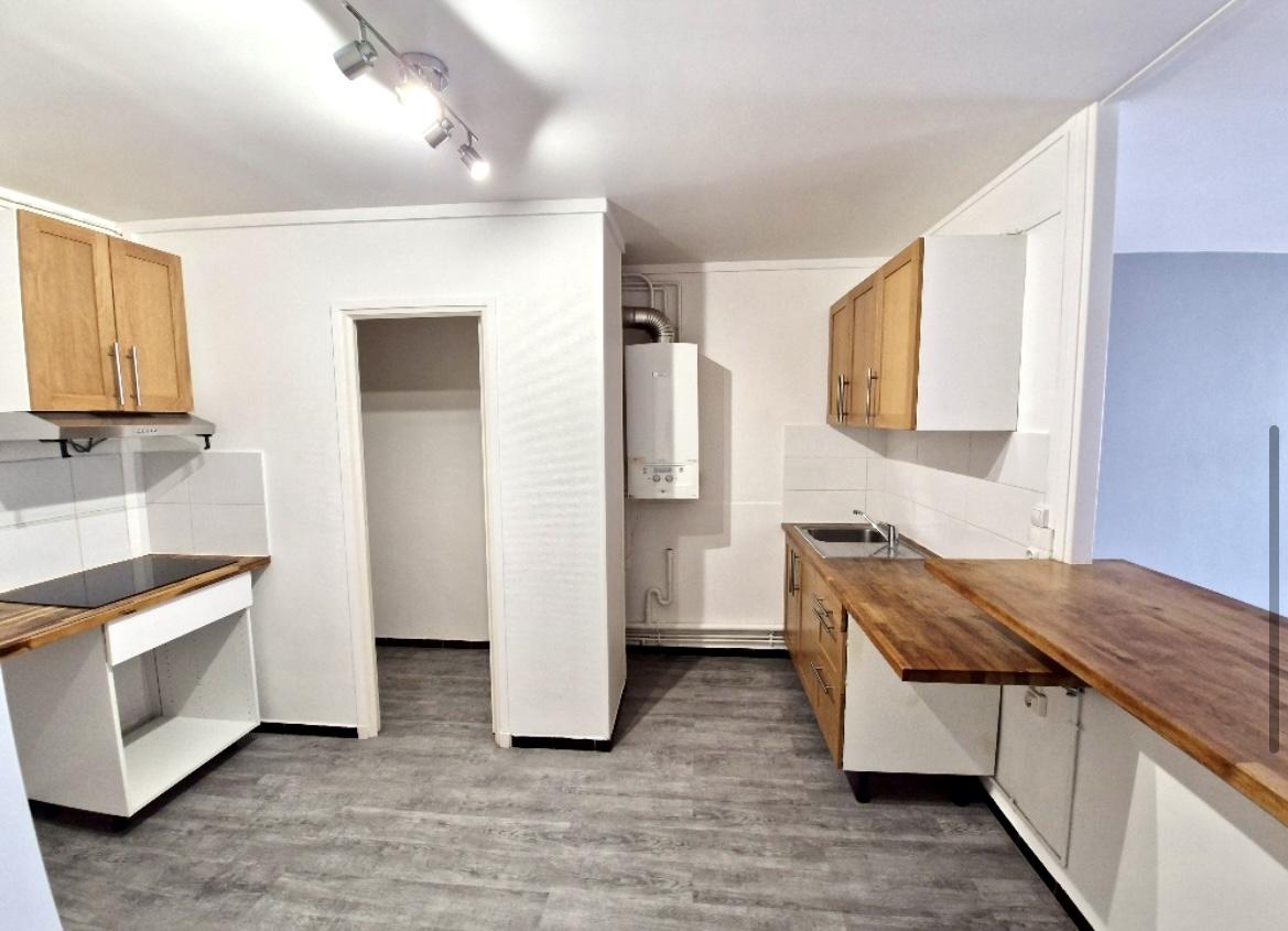 A LIUER NANTERRE 2 PIECES RENOVE 