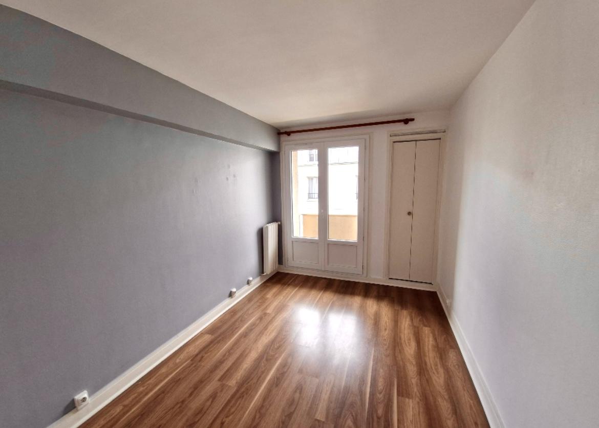 A LIUER NANTERRE 2 PIECES RENOVE 