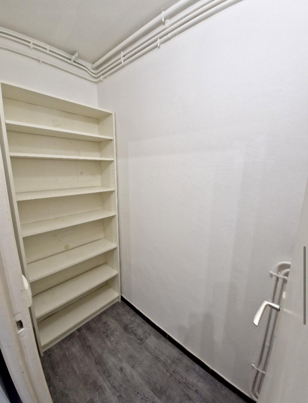 A LIUER NANTERRE 2 PIECES RENOVE 