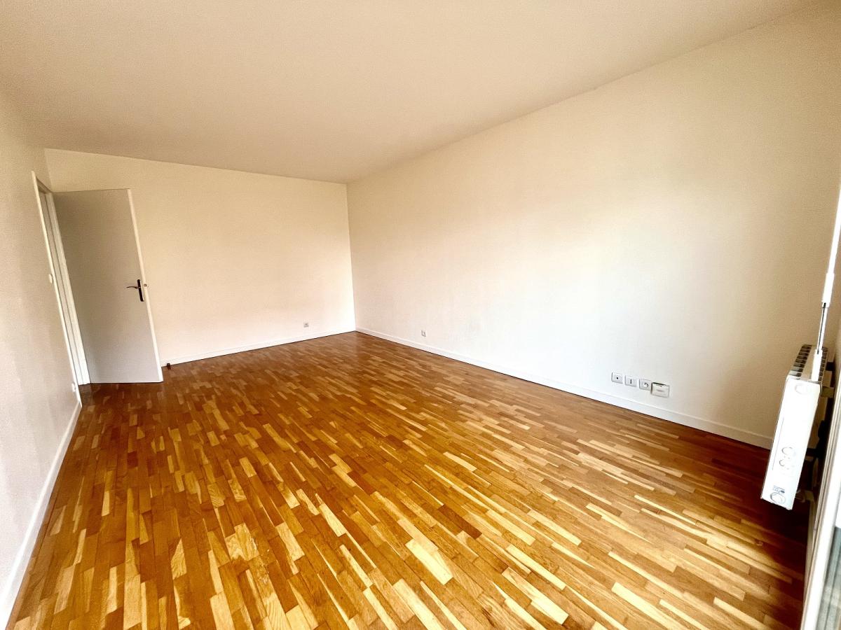 A LOUER 2 Pièces 42m² 92120 MONTROUGE AVEC CAVE PARKING ET BALCON