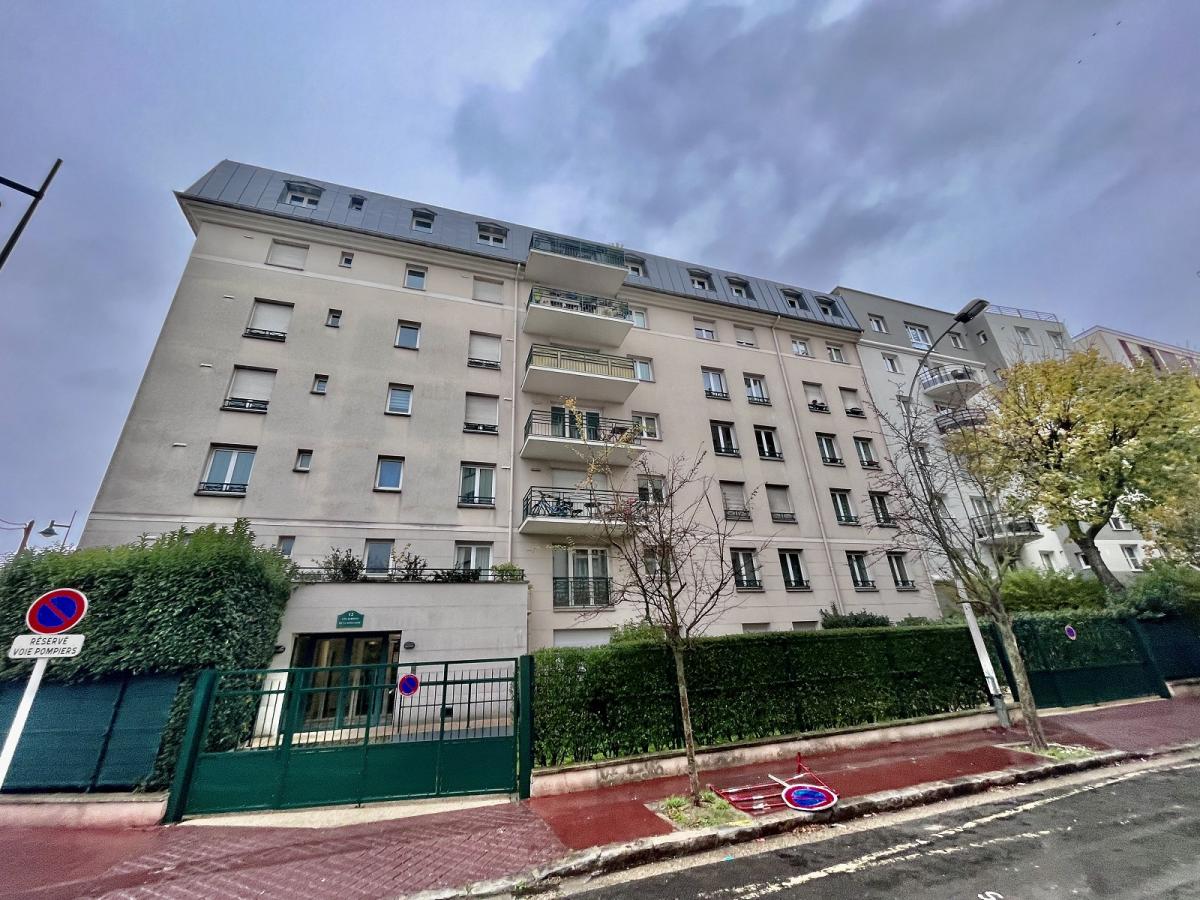 A LOUER 2 Pièces 42m² 92120 MONTROUGE AVEC CAVE PARKING ET BALCON