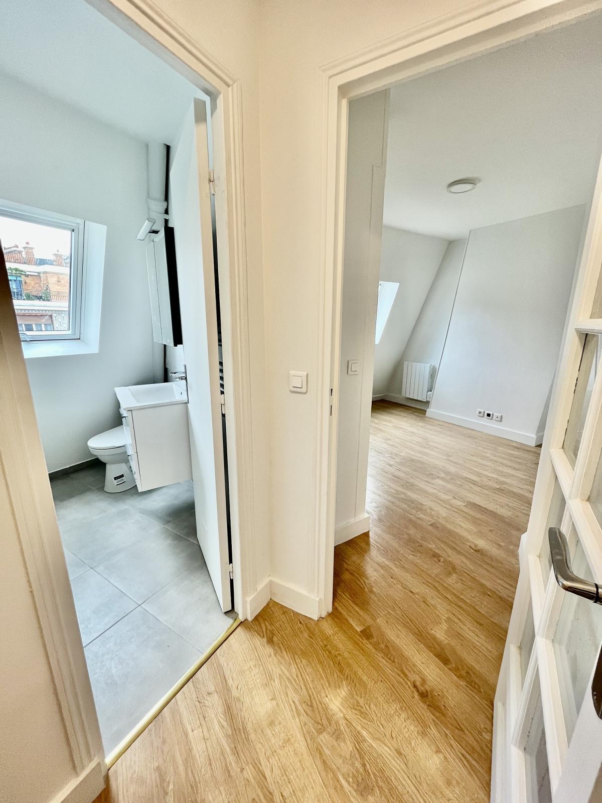 2 PIECES  RÉNOVÉ A LOUER  29m² environ PARIS XVIIème
