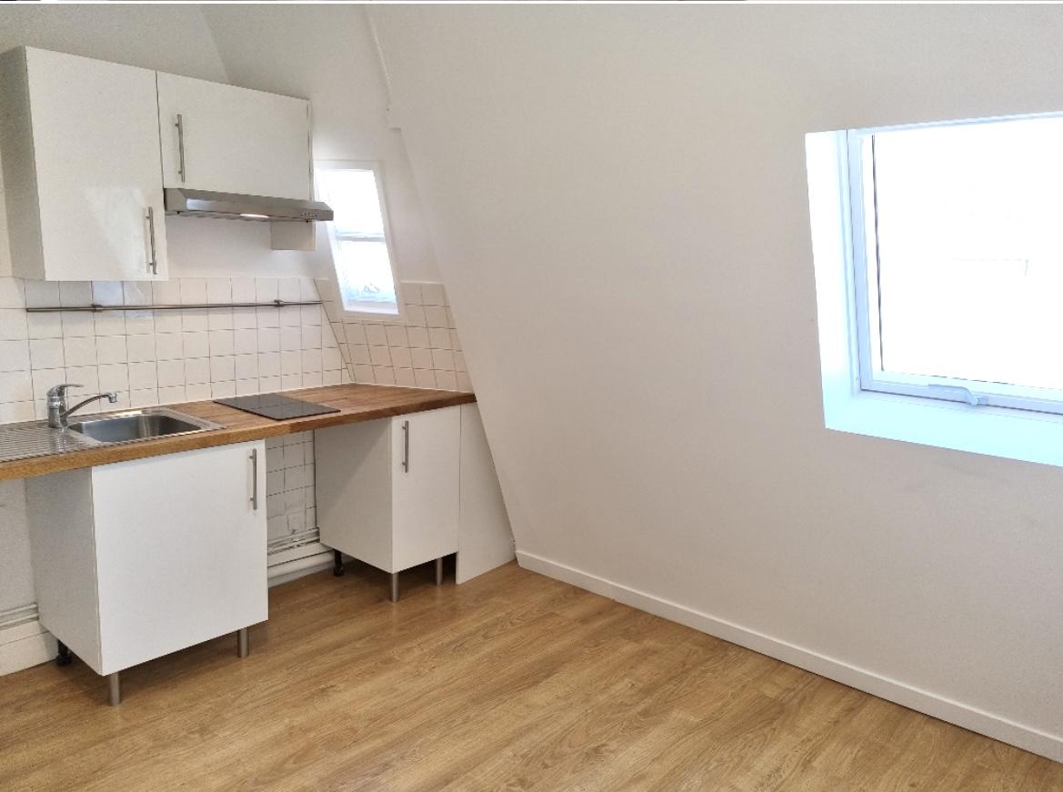 2 PIECES  RÉNOVÉ A LOUER  29m² environ PARIS XVIIème