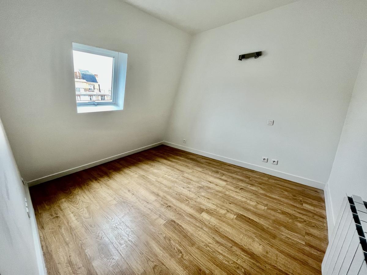 2 PIECES  RÉNOVÉ A LOUER  29m² environ PARIS XVIIème
