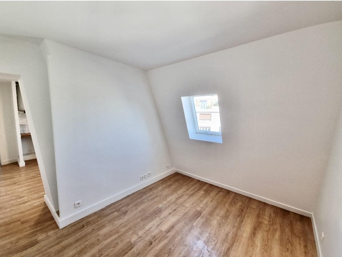 2 PIECES  RÉNOVÉ A LOUER  29m² environ PARIS XVIIème
