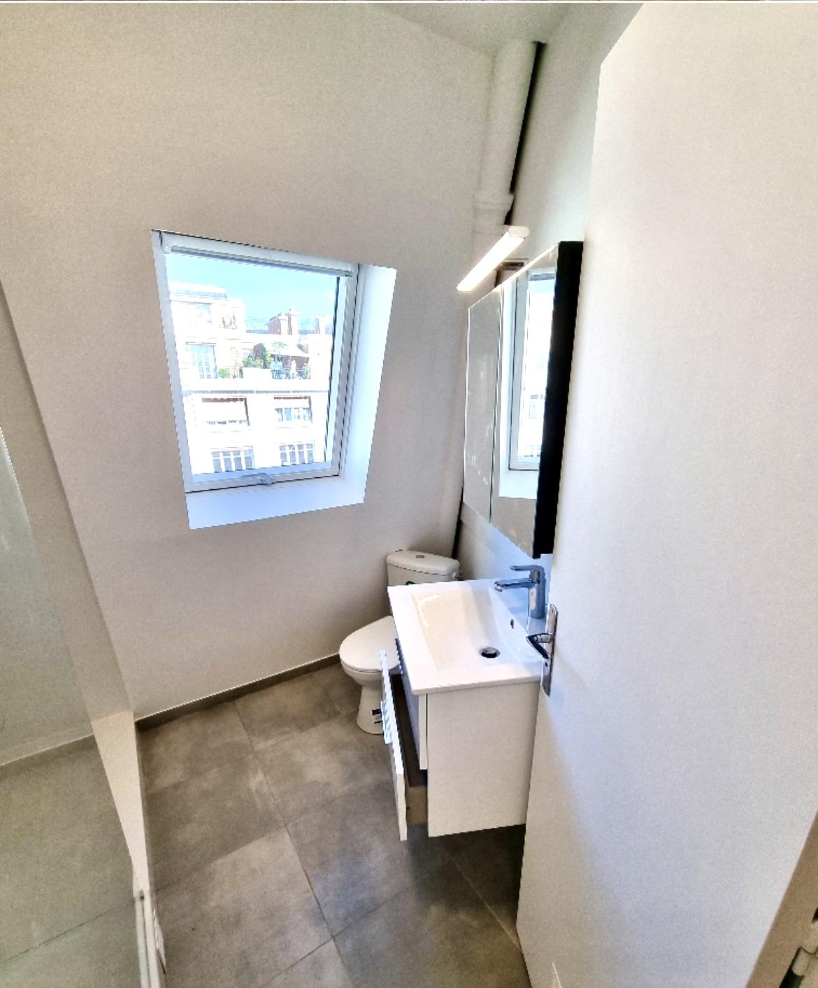 2 PIECES  RÉNOVÉ A LOUER  29m² environ PARIS XVIIème