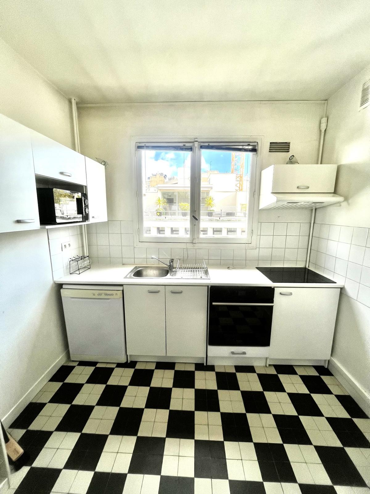 A LOUER  BOULOGNE 2P MEUBLE PORTE SAiINT COIUD 