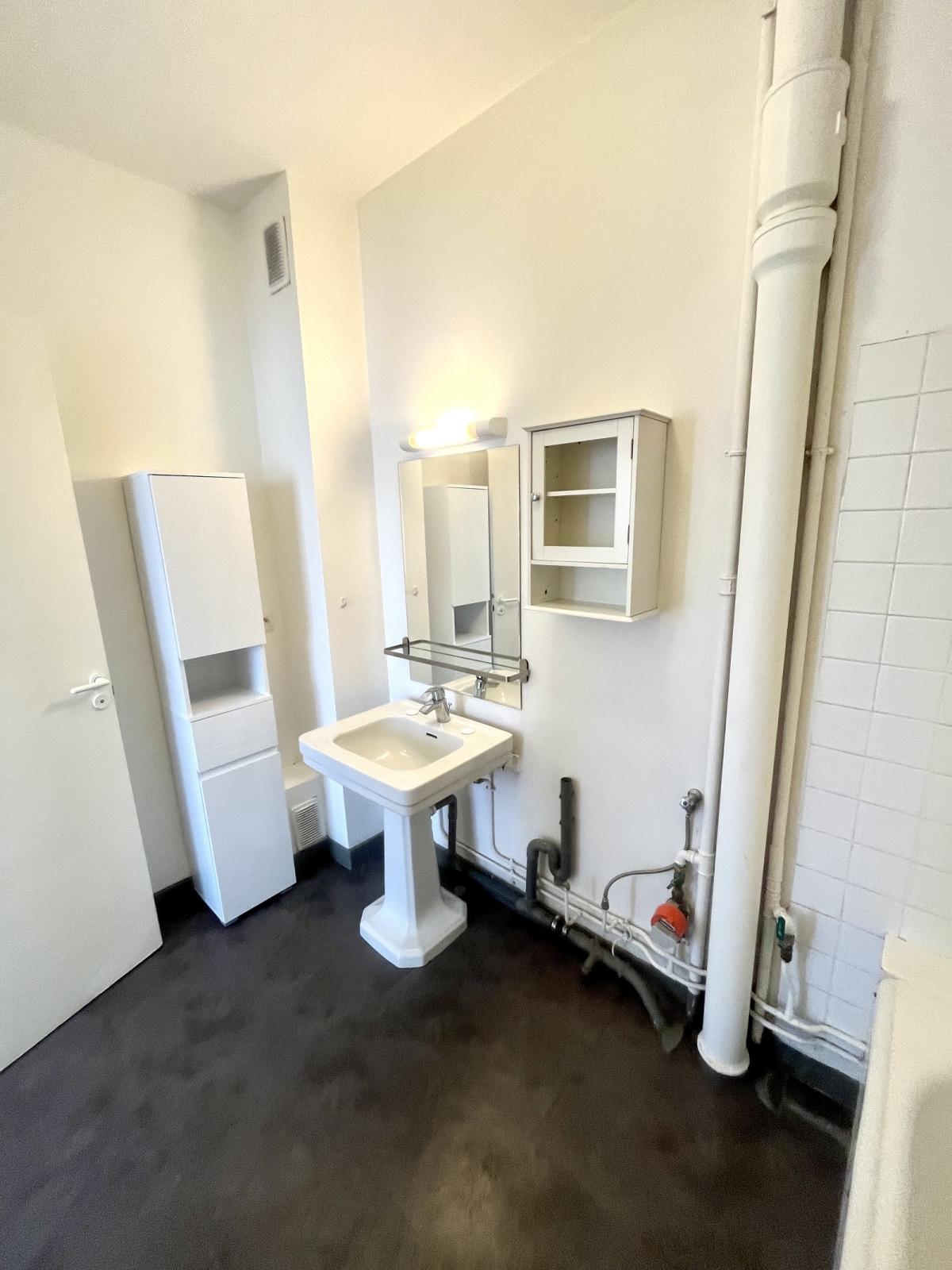 A LOUER  BOULOGNE 2P MEUBLE PORTE SAiINT COIUD 