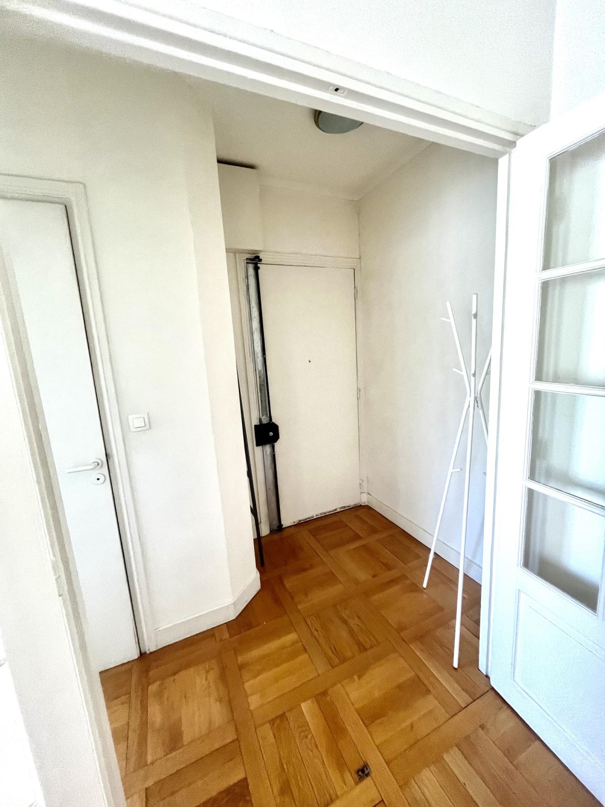 A LOUER  BOULOGNE 2P MEUBLE PORTE SAiINT COIUD 