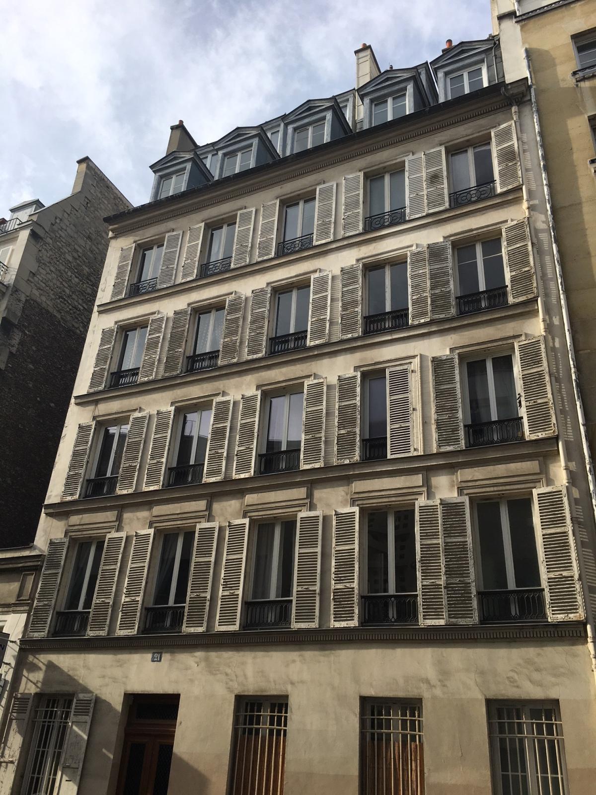 PARIS 9ème Anvers Beau 2P 70,27m²