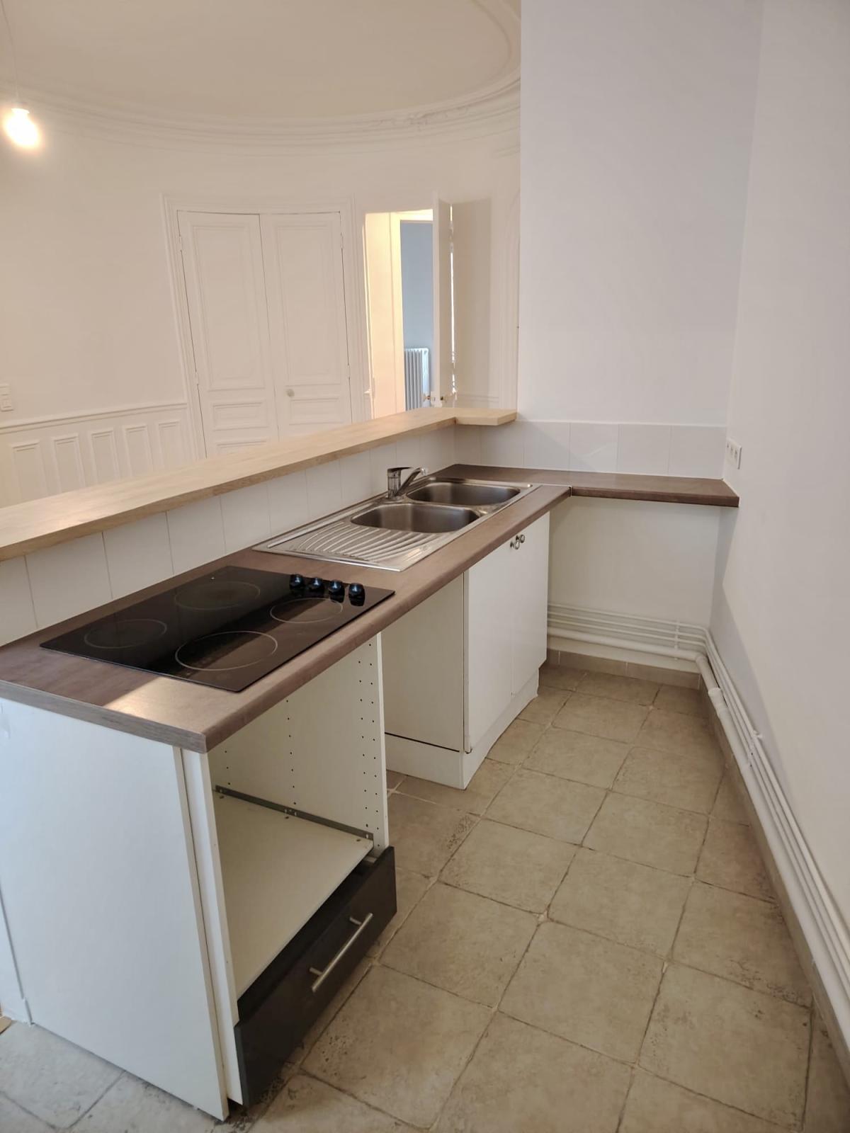 A LOUER 4P  REFAIT NEUF  96.38m²  PARIS Vème