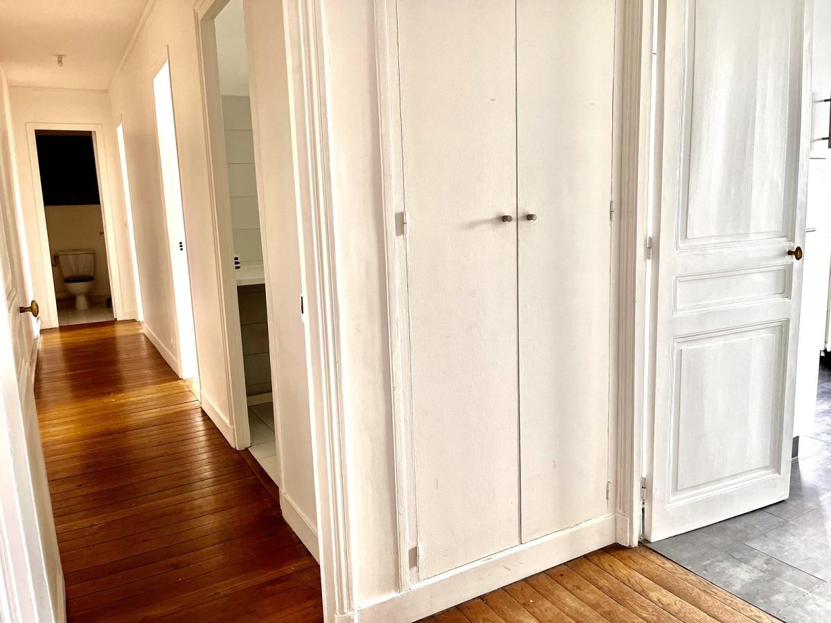 A LOUER 3 PIECES 70m² PARIS IIème. MONTORGUEIL 