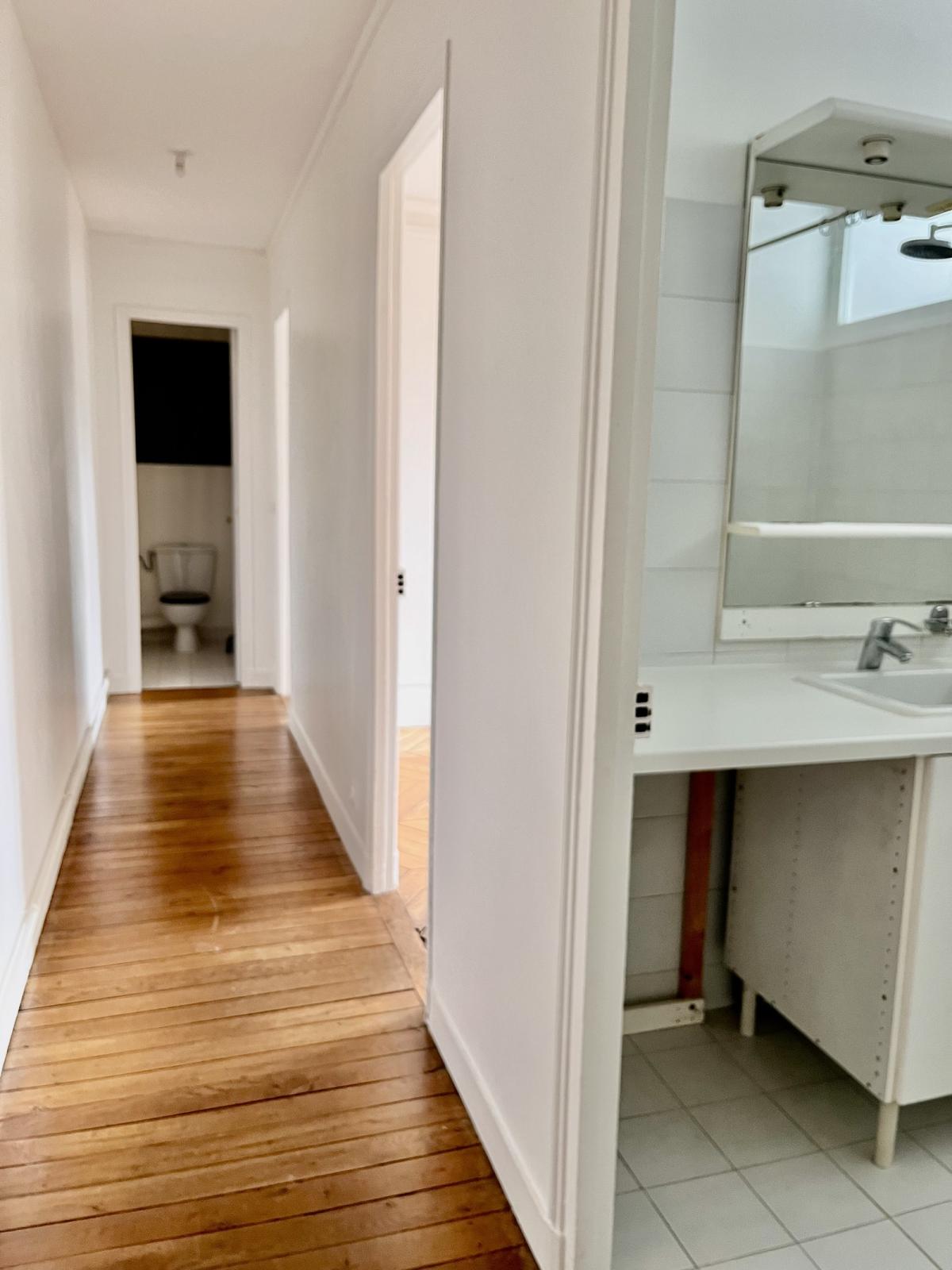 A LOUER 3 PIECES 70m² PARIS IIème. MONTORGUEIL 