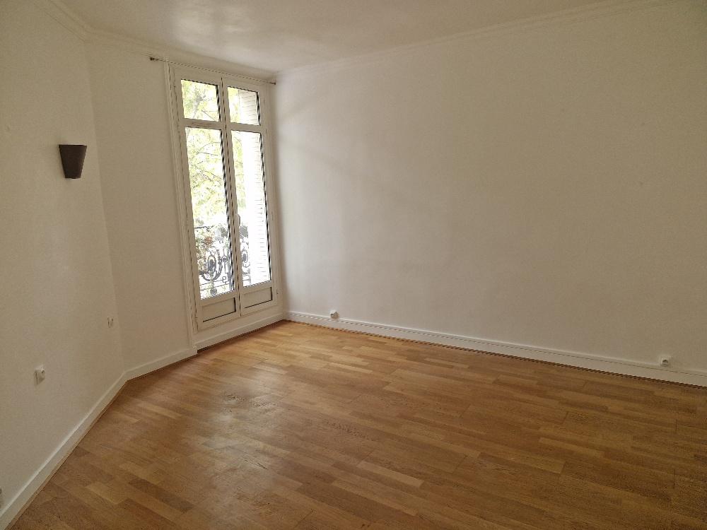 Paris  XVIIIème Simplon, 3 pièces de 70,15m²