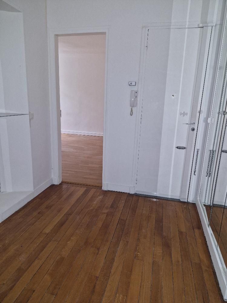 Paris  XVIIIème Simplon, 3 pièces de 70,15m²