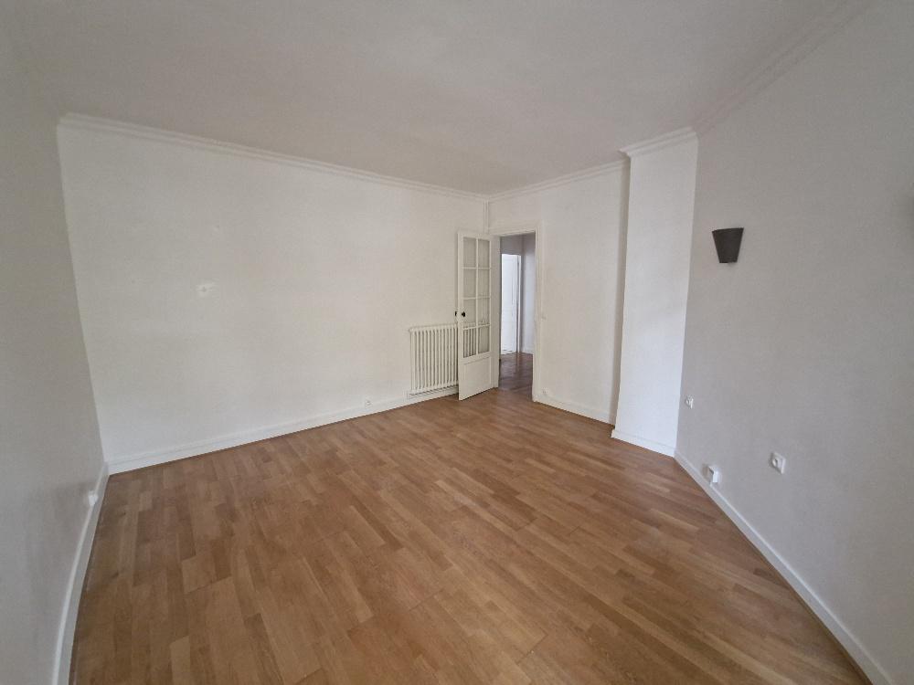 Paris  XVIIIème Simplon, 3 pièces de 70,15m²