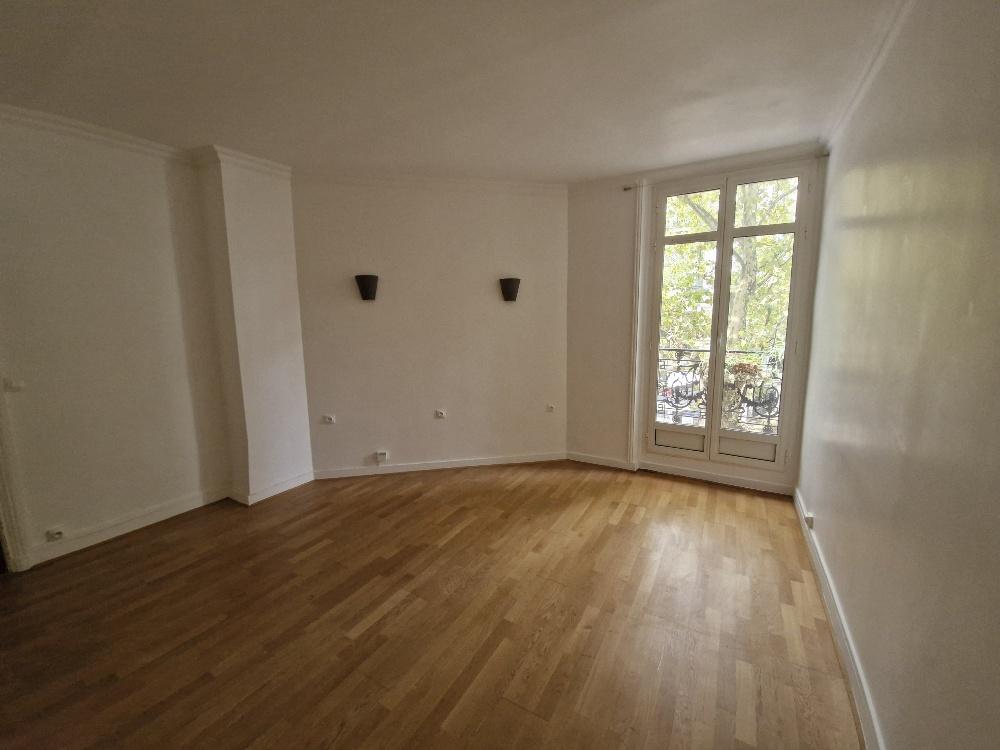 Paris  XVIIIème Simplon, 3 pièces de 70,15m²