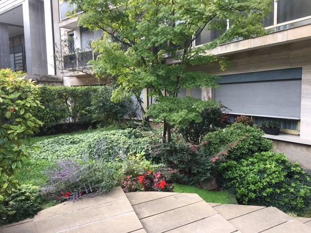 GRAND STUDIO MEUBLE  PARIS VI