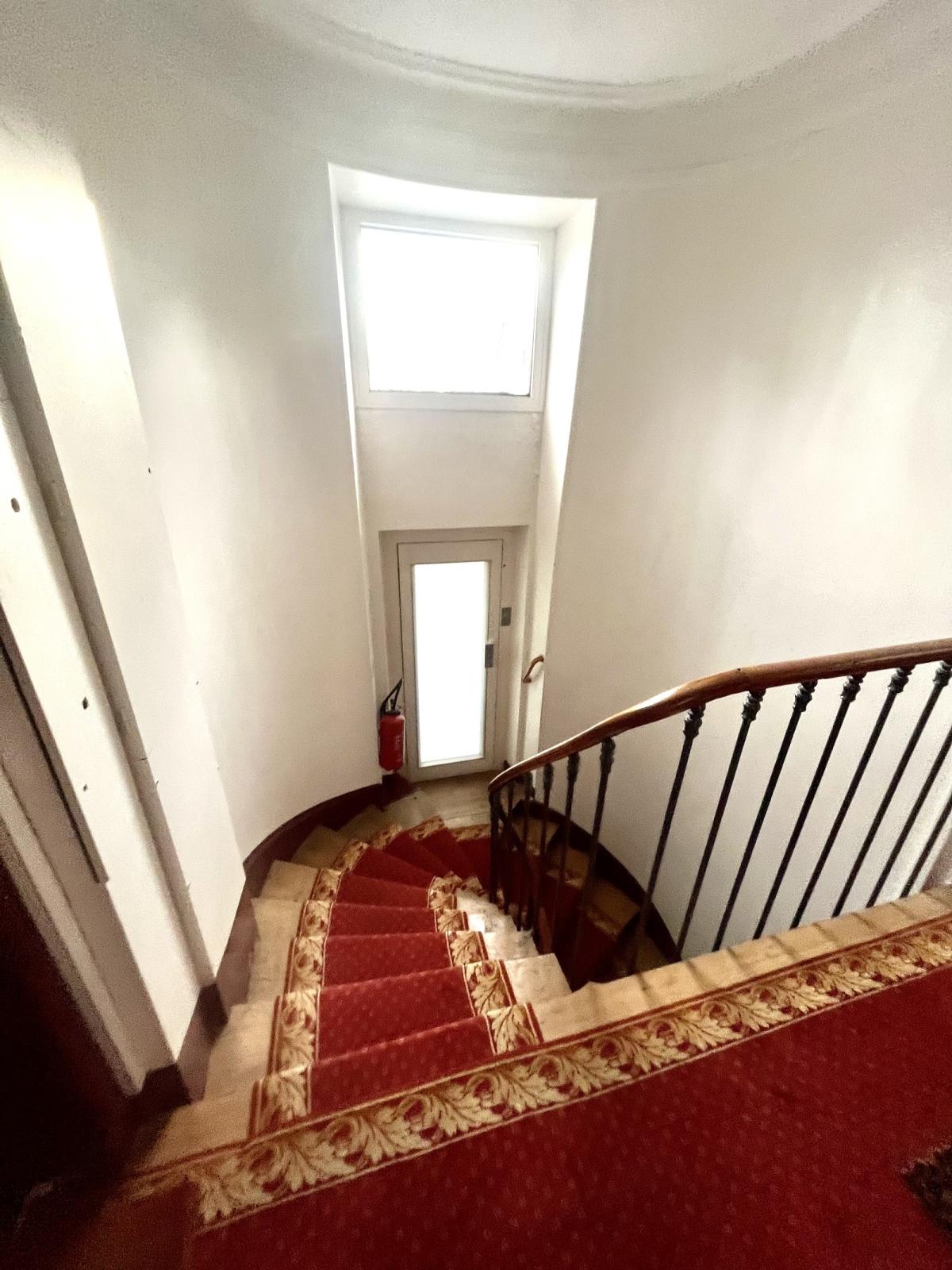 A LOUER NEUILLY SUR SEINE 2 P RÉNOVÉ 