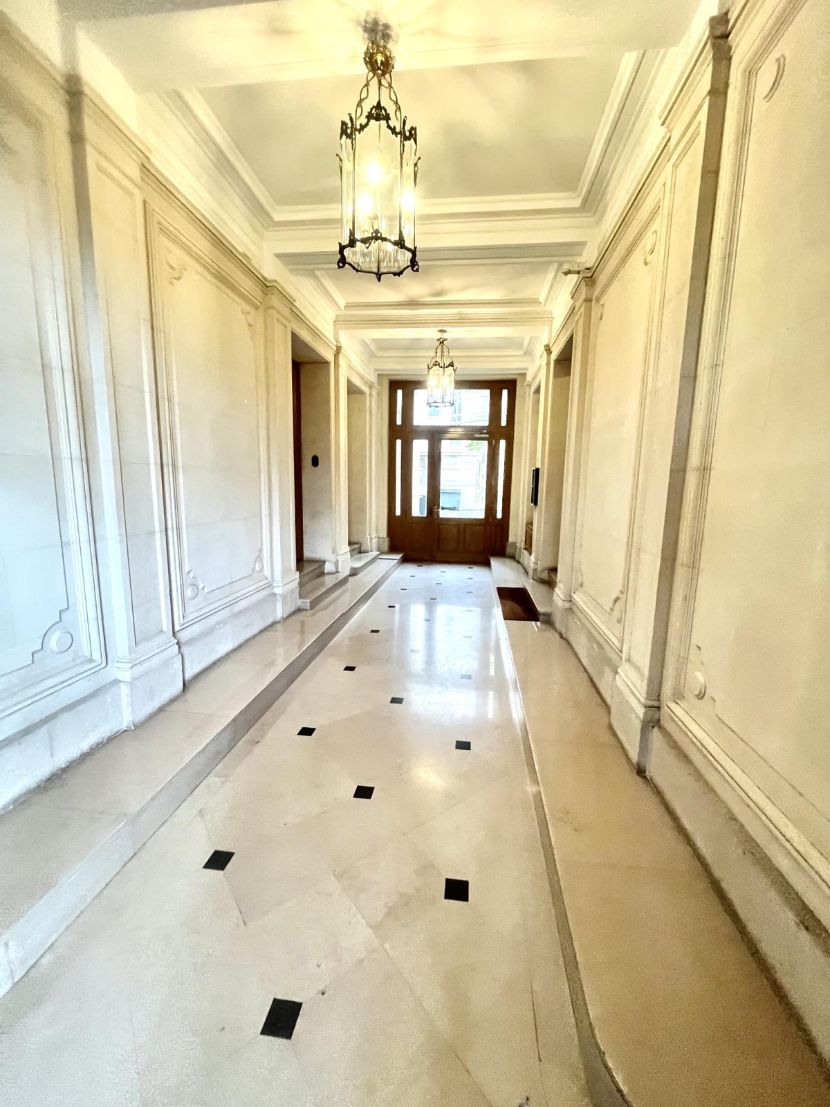 A LOUER NEUILLY SUR SEINE 2 P RÉNOVÉ 