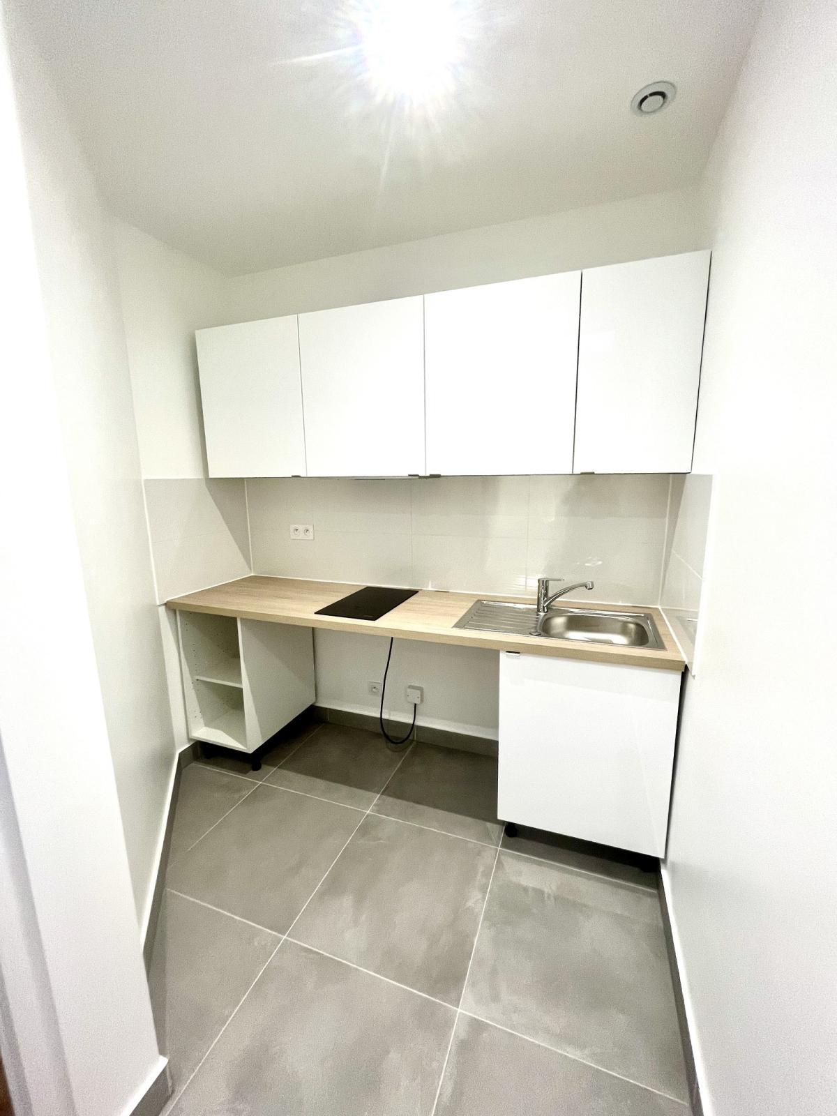 A LOUER NEUILLY SUR SEINE 2 P RÉNOVÉ 