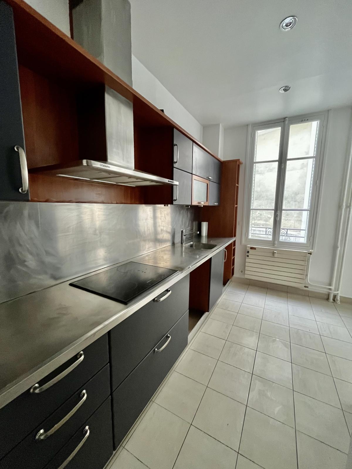 A LOUER PARIS IIème 6 pièces 162m² PLACE DE LA BOURSE 