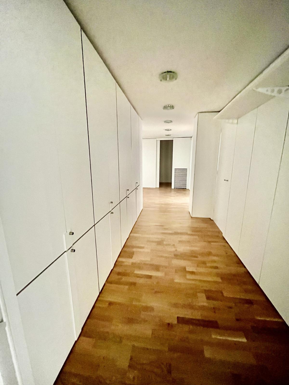 A LOUER PARIS IIème 6 pièces 162m² PLACE DE LA BOURSE 