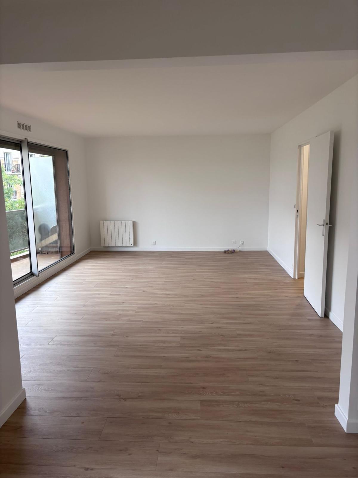 A LOUER 2P  42m² PARIS XXème PARKING ET TERRASSE 13m². REFAIT NEUF