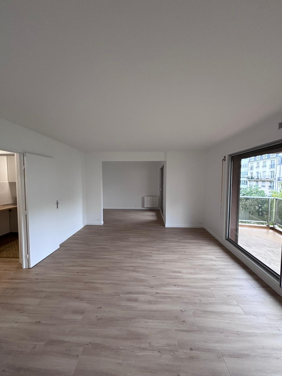 A LOUER 2P  42m² PARIS XXème PARKING ET TERRASSE 13m². REFAIT NEUF