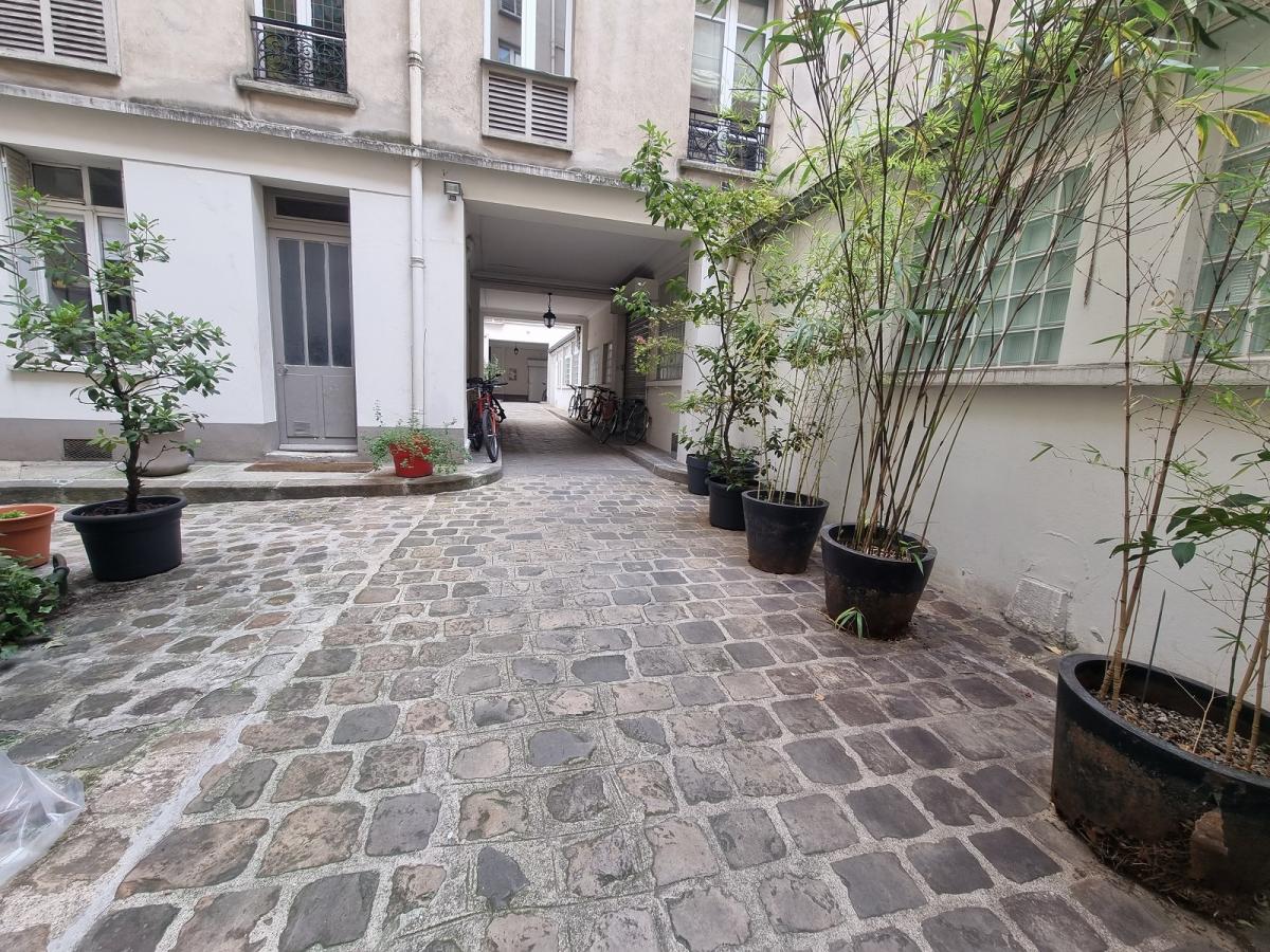 PARIS Xème  2 PIECES 34.38m² meublé