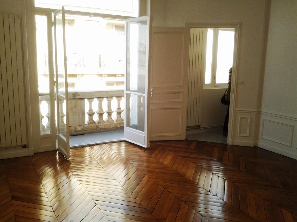 DEUX PIECES ,PARIS XVI, M°JASMIN