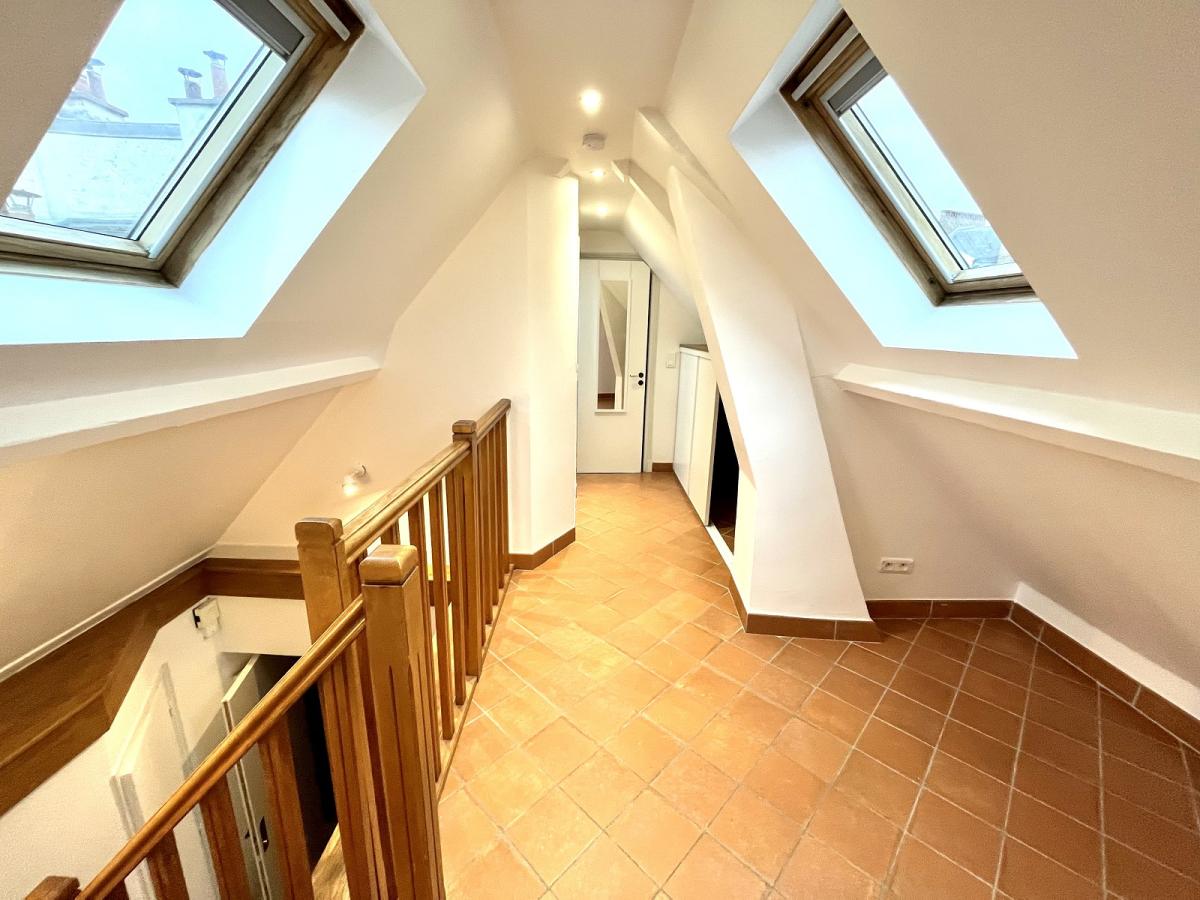 A LOUER 2/3  Pièces en DUPLEX surface 46.80m²  Loi Boutin et 84m²  au sol au 