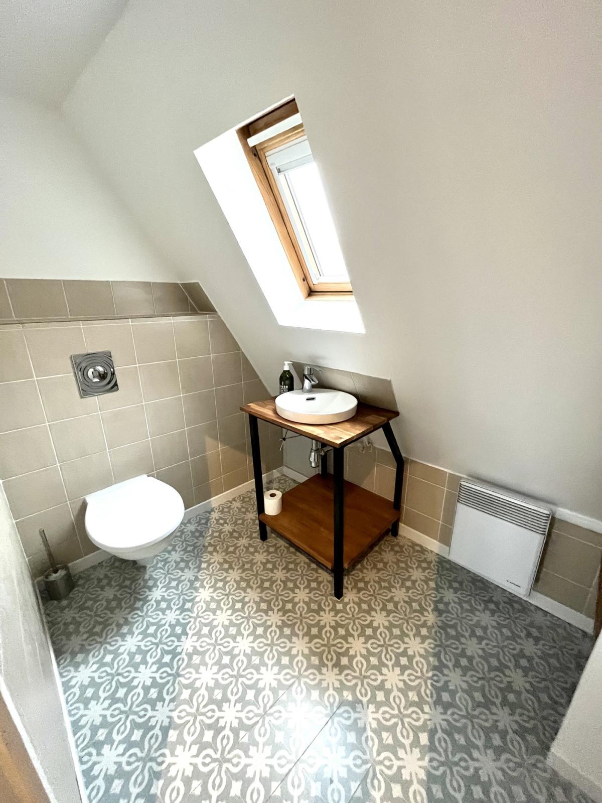 A LOUER 2/3  Pièces en DUPLEX surface 46.80m²  Loi Boutin et 84m²  au sol au 