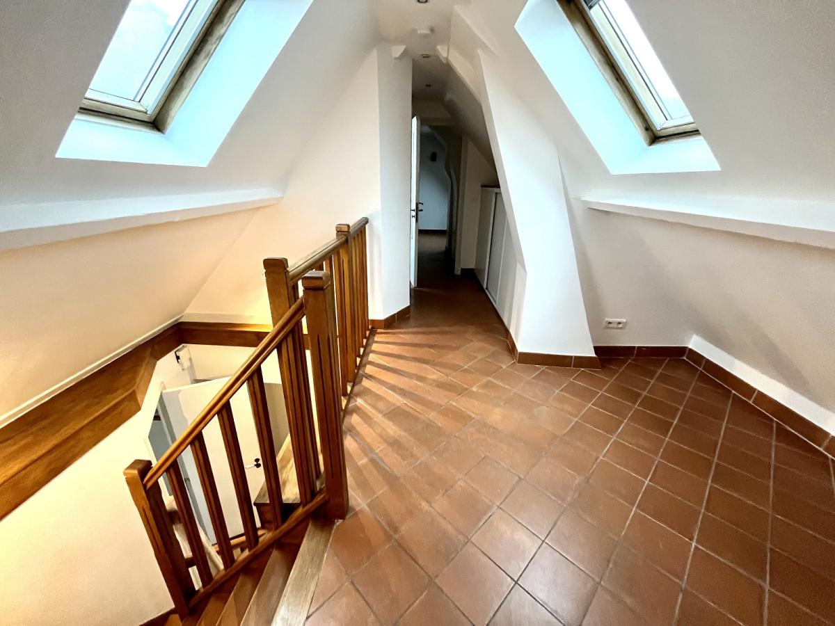 A LOUER 2/3  Pièces en DUPLEX surface 46.80m²  Loi Boutin et 84m²  au sol au 