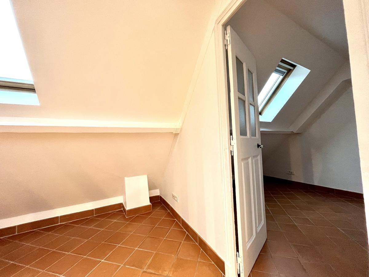 A LOUER 2/3  Pièces en DUPLEX surface 46.80m²  Loi Boutin et 84m²  au sol au 