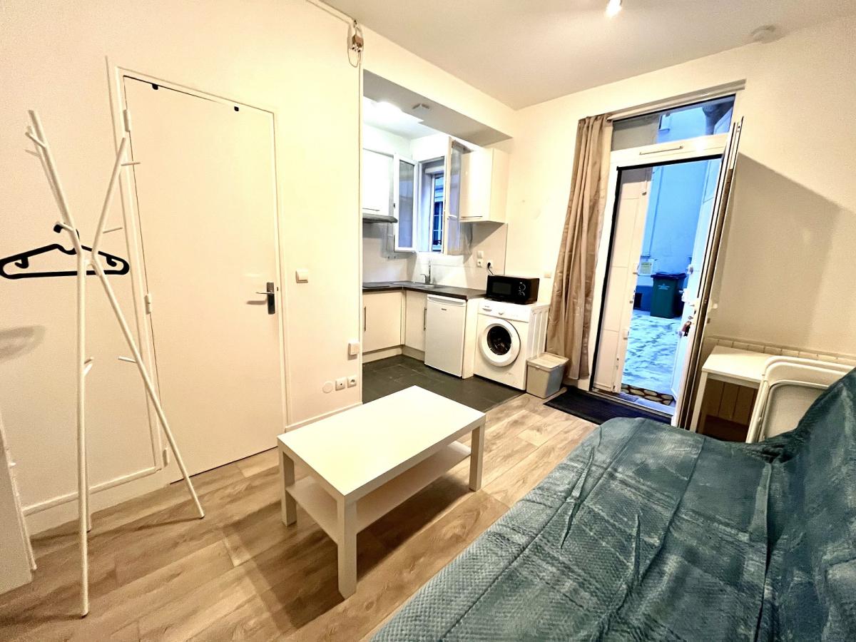 A LOUER  STUDIO 16,26m²  PARIS XIIème PLACE DE LA NATION