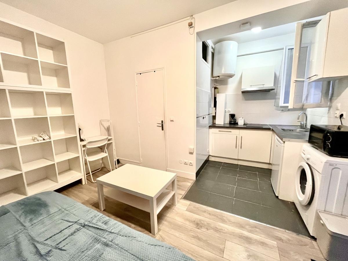 A LOUER  STUDIO 16,26m²  PARIS XIIème PLACE DE LA NATION