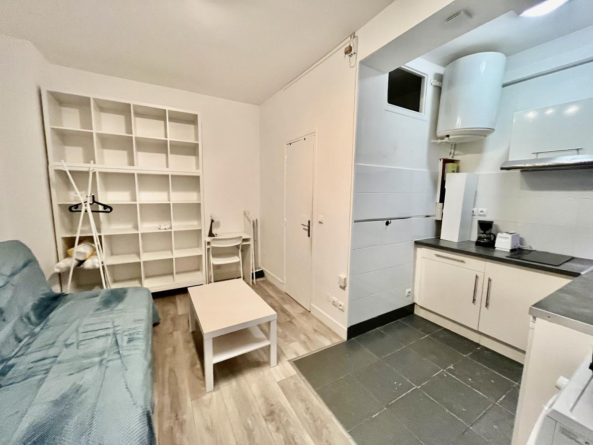 A LOUER  STUDIO 16,26m²  PARIS XIIème PLACE DE LA NATION