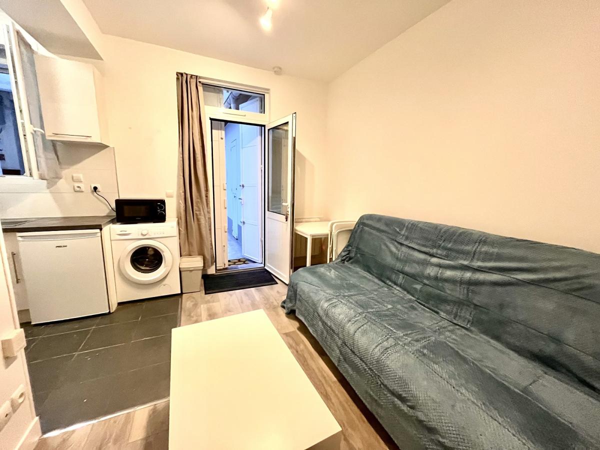 A LOUER  STUDIO 16,26m²  PARIS XIIème PLACE DE LA NATION