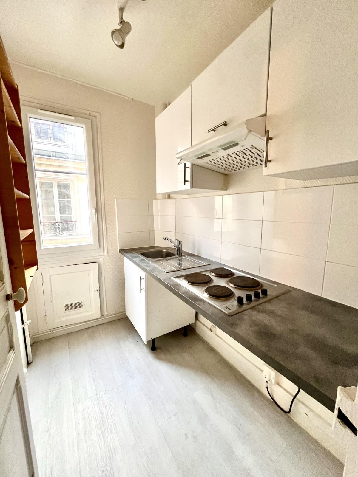 A LOUER 2P PARIS XVIIIème JULES JOFFRIN 