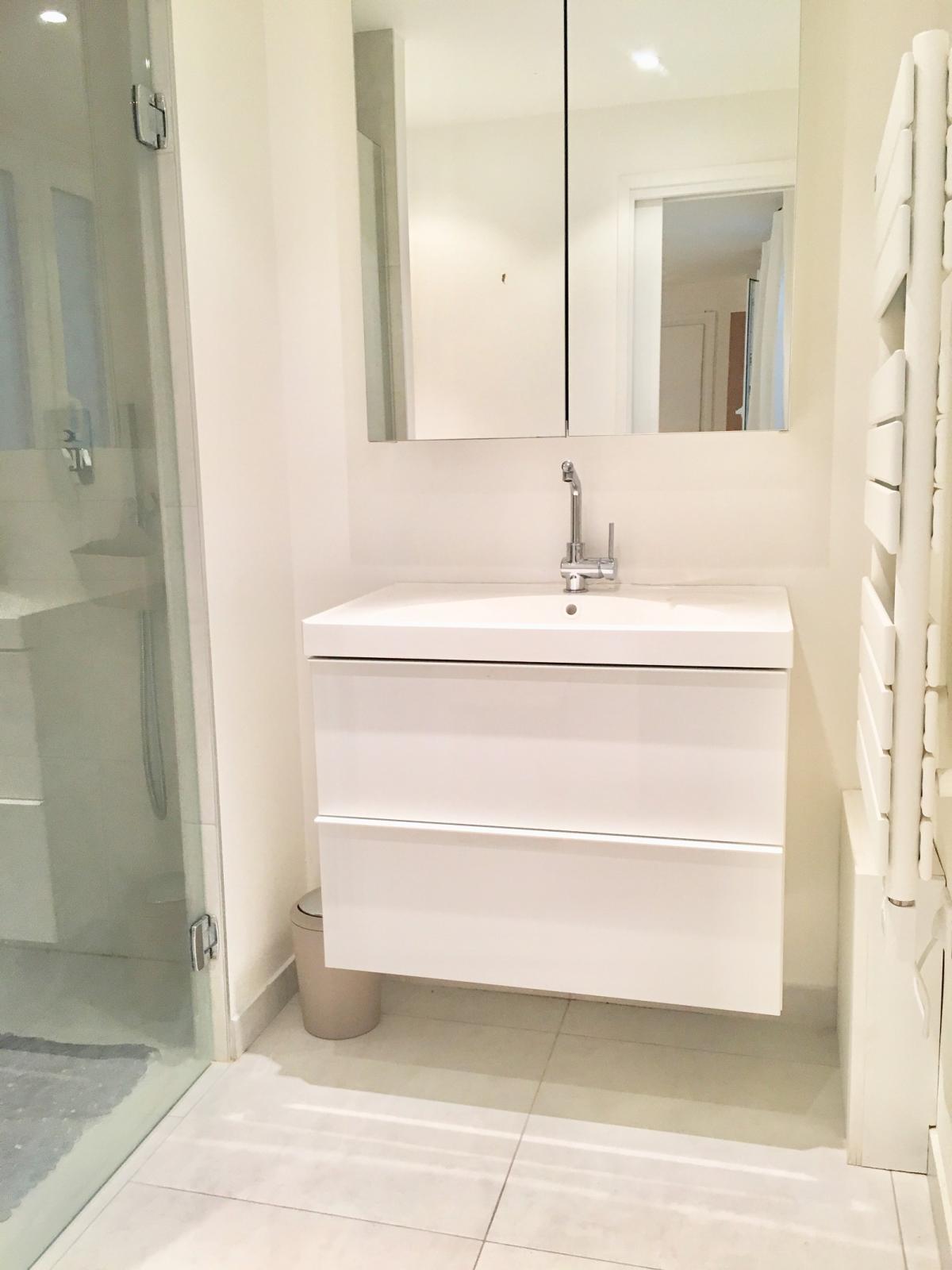 Paris IVème Quai de Bourbon Studio meublé