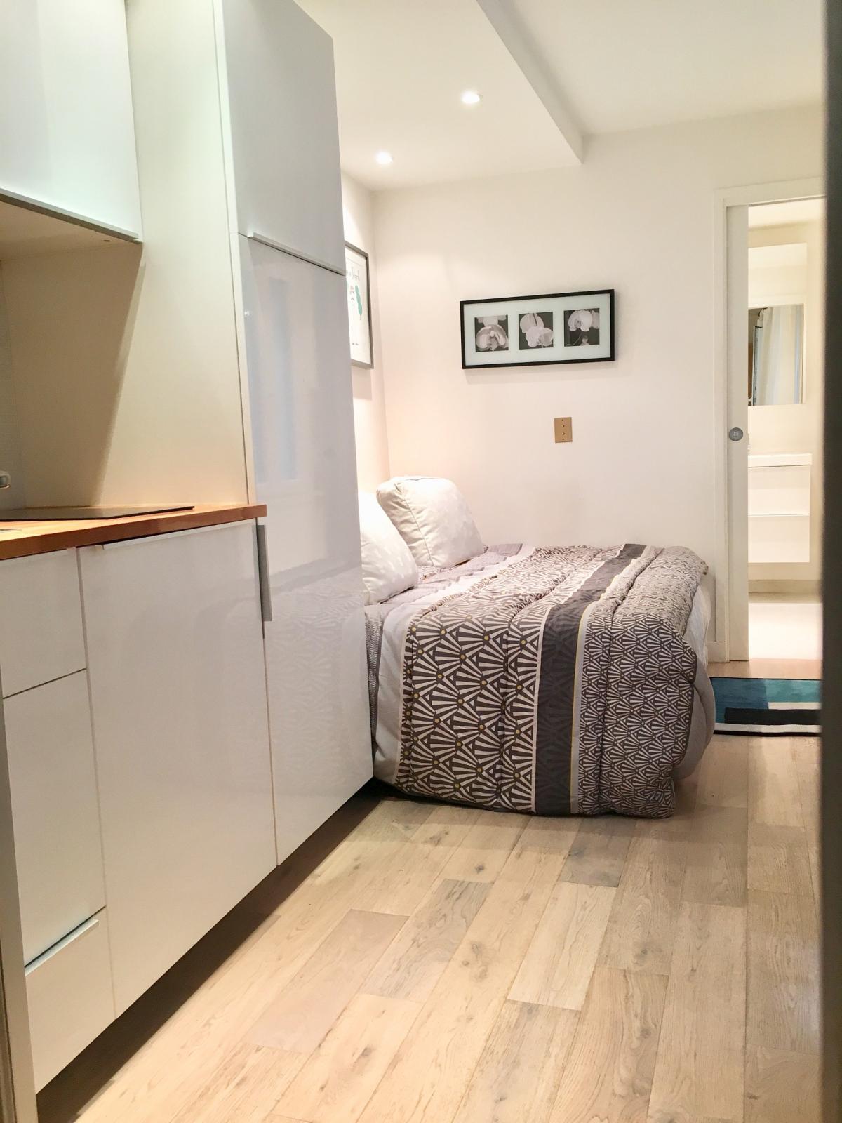 Paris IVème Quai de Bourbon Studio meublé